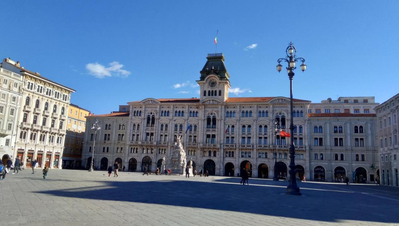 Casa Antica - Historical Apartment In Old City Center ترييستي المظهر الخارجي الصورة